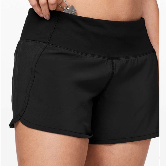 Lululemon Run speed Shorts 4 Black Preowned 2 1/2" inseam - Picture 3 of 6